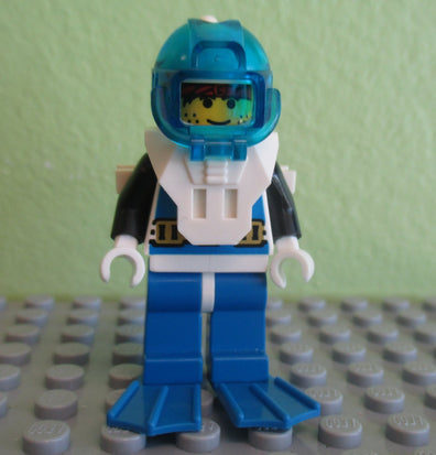 LEGO Minifigure-Aquanaut 1 with Blue Flippers-Aquazone / Aquanauts-AQU001A-Creative Brick Builders